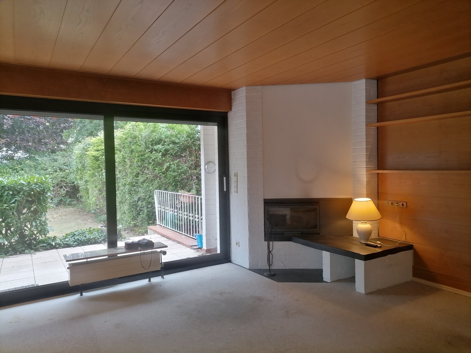 Kaminecke mit Blick zum Garten Kaminecke mit Blick zum Garten