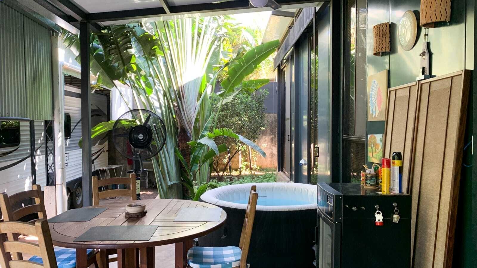 Terrasse mit Whirlpool Terrasse mit Whirlpool