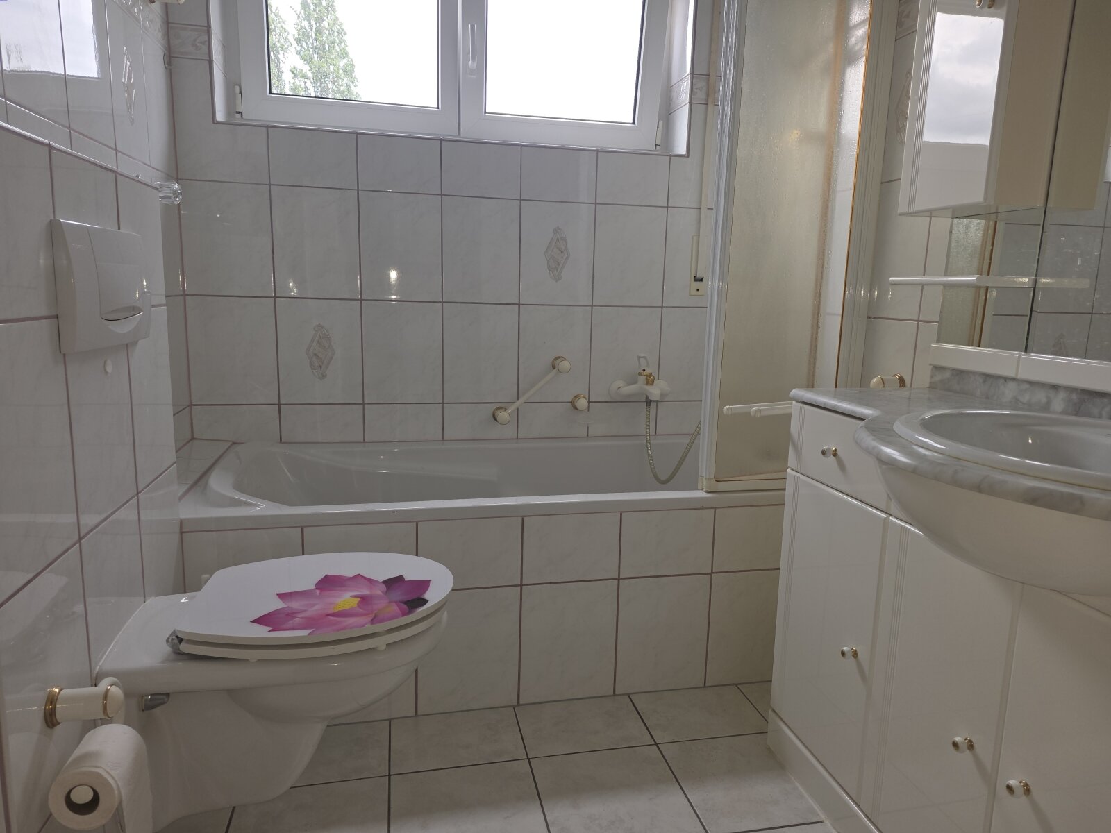 Wannenbad mit Fenster
