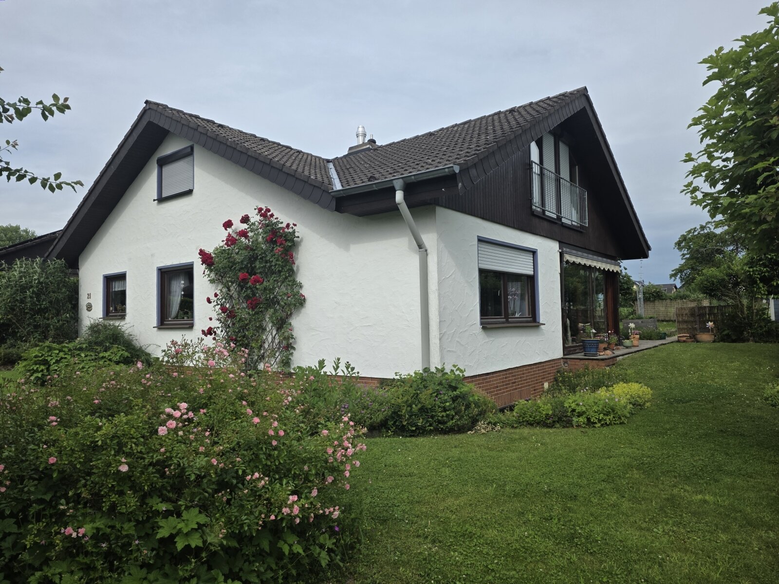 Hennef: BIETERVERFAHREN am 16.08.2026 Haus mit 2 Einliegerbereichen, Garage und Garten Hennef: BIETERVERFAHREN am 16.08.2026 Haus mit 2 Einliegerbereichen, Garage und Garten